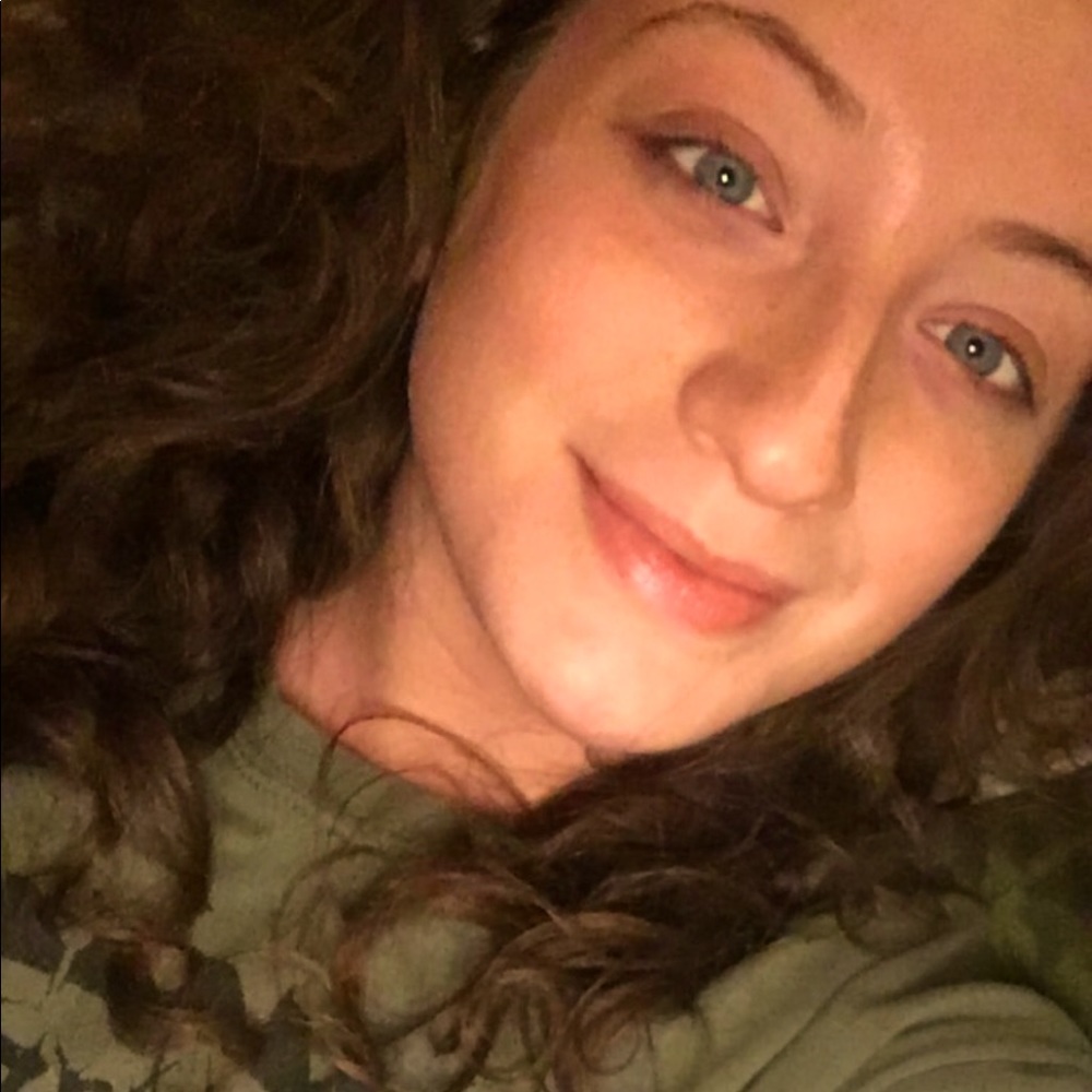 Meet your Posher, Julie